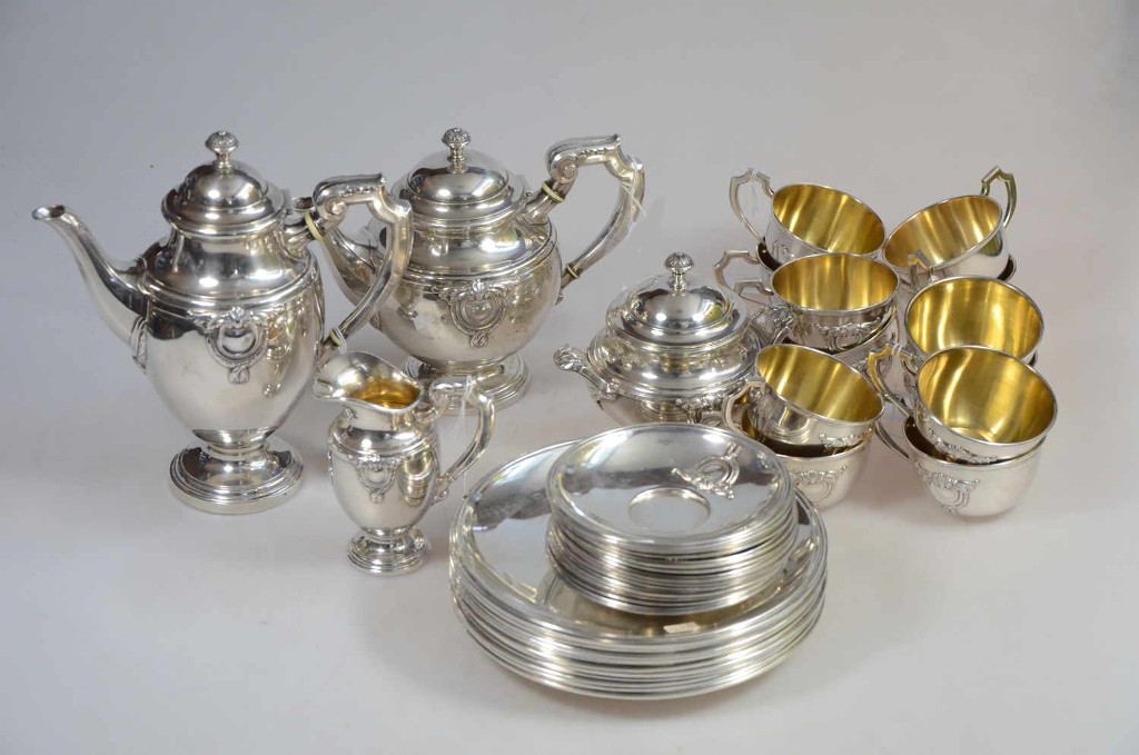 Antiek zilver: bestek, servies, verzilverd metaal…